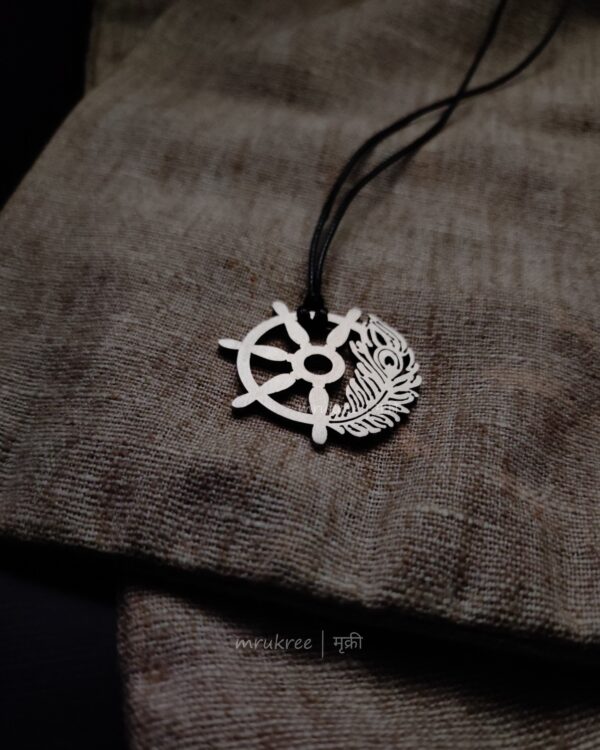 Saarthi Pendant | Morpankh and Chakra Pendant - Image 3