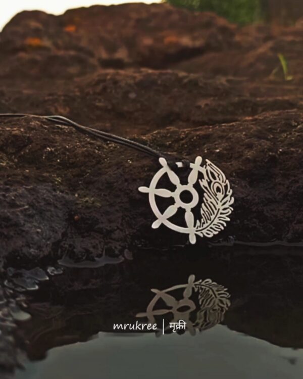 Saarthi Pendant | Morpankh and Chakra Pendant - Image 4